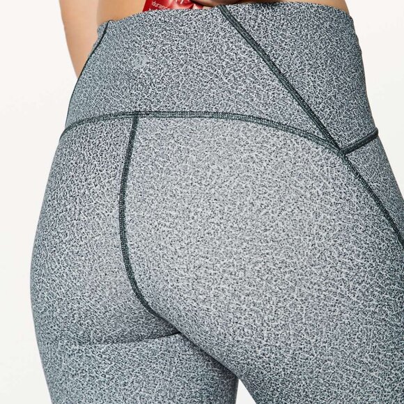 Lululemon Train Times 7/8 Pant 25" In Fractal Alpine White Black Size 4 - Picture 4 of 10